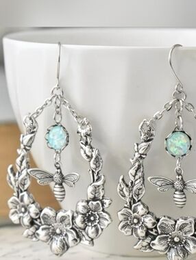 Trendy boutique Silver Floral Bee Earrings with Blue-Green Opal NWT!